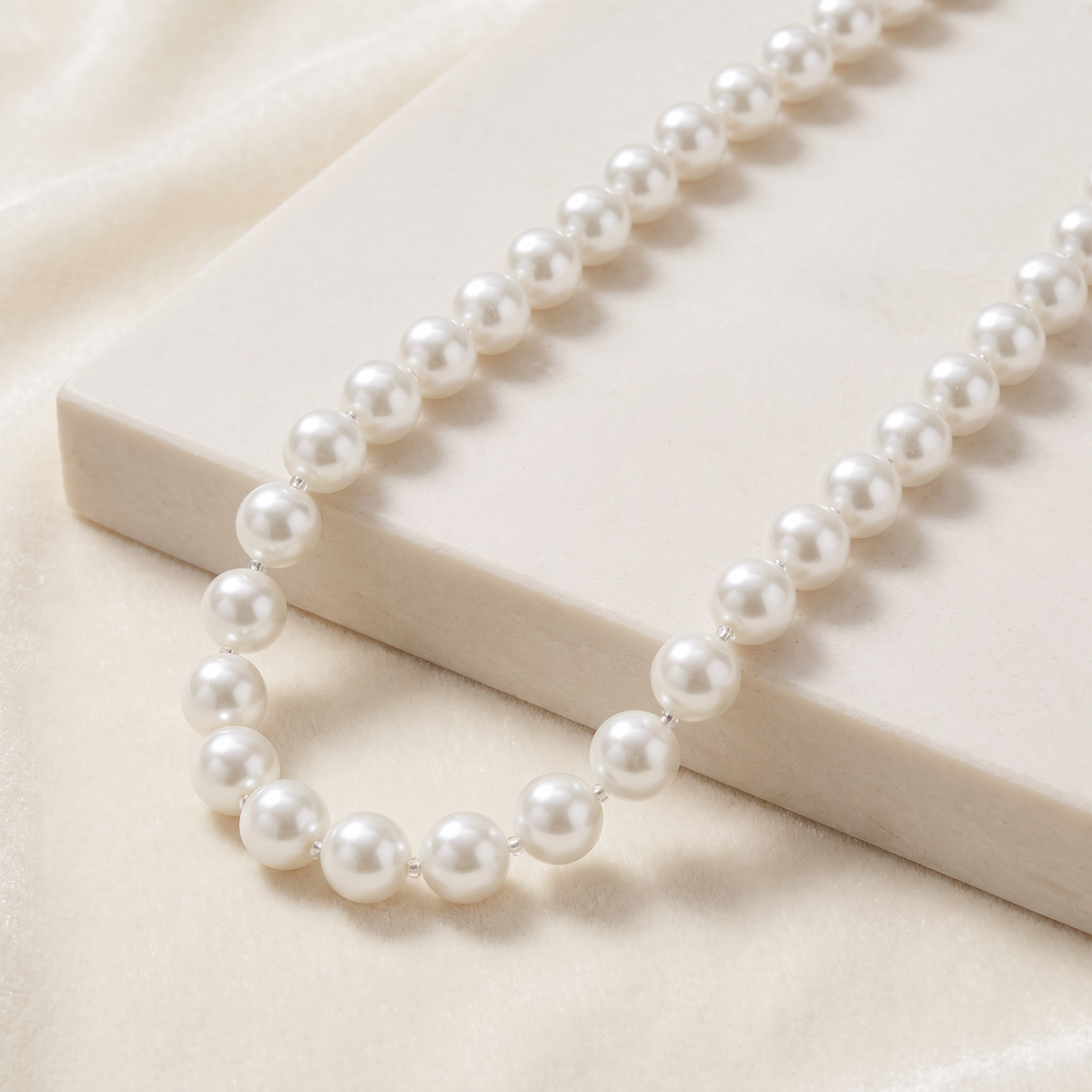 Collier ras de cou — Blanc