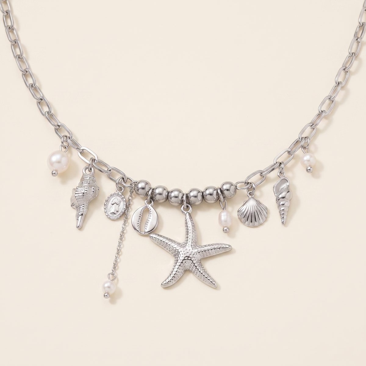 Collier charms étoile de mer, détail du motif, argenté