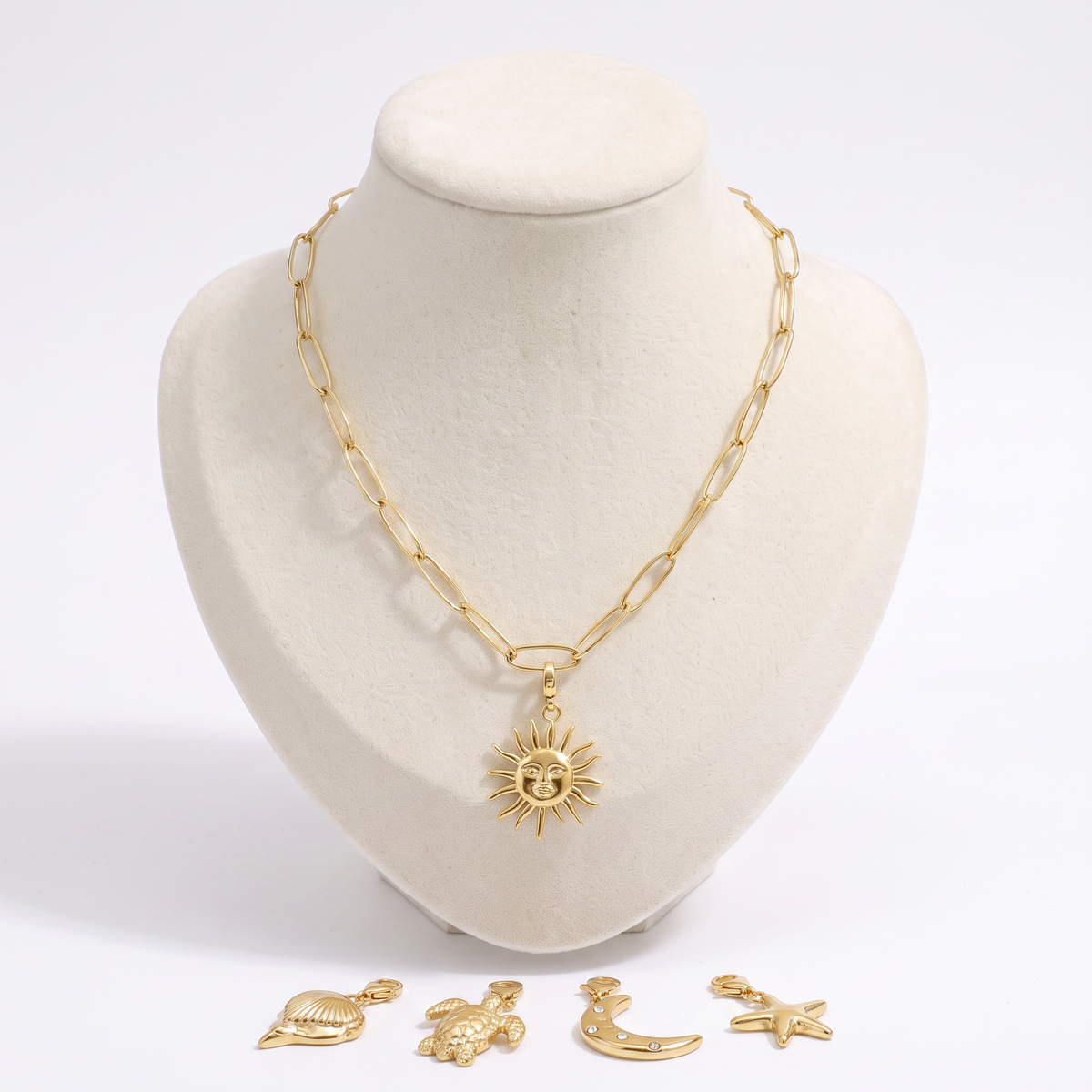 Collier soleil à breloques, ensemble à composer, vue de face