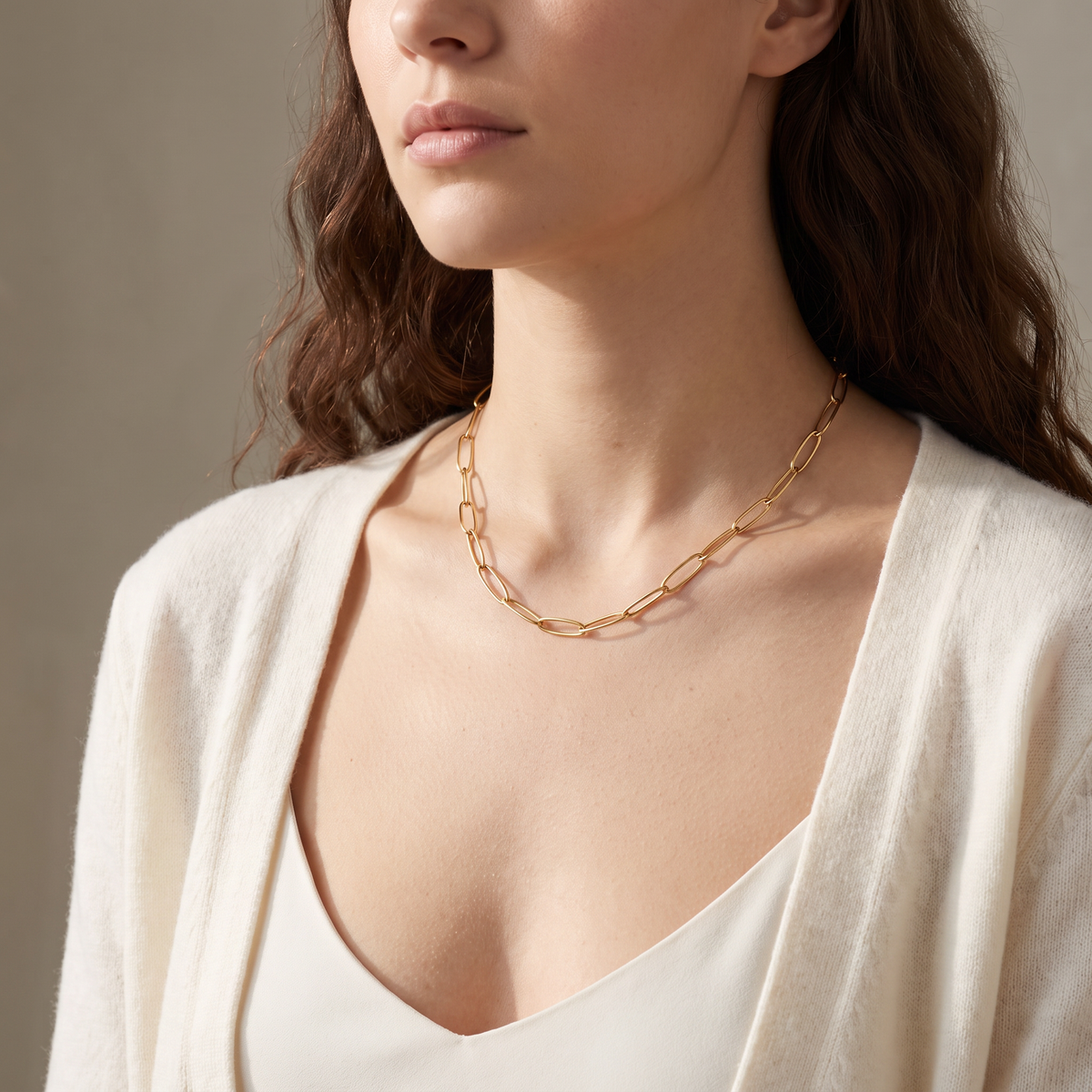 Collier soleil à breloques, ensemble à composer, porté mi-corps