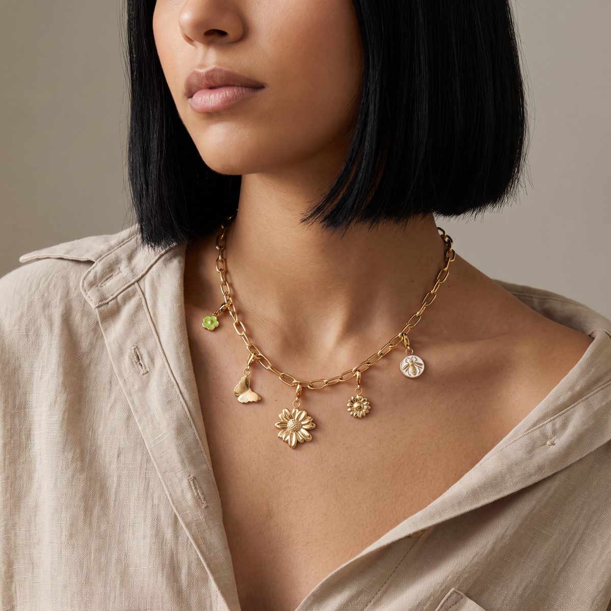 Collier fleur à breloques, ensemble à composer, porté mi-corps