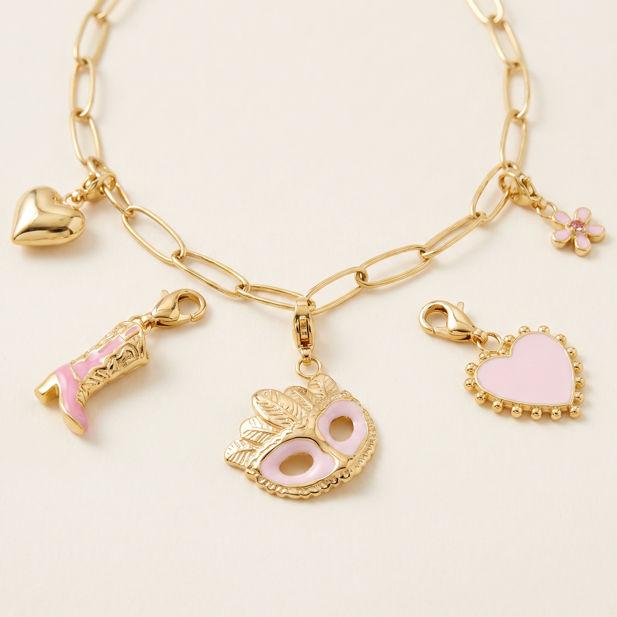 Collier cœur à breloques roses, ensemble à composer, détail du motif