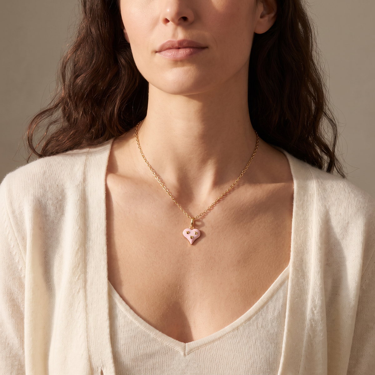 Collier cœur et papillon à breloques, ensemble à composer, porté mi-corps