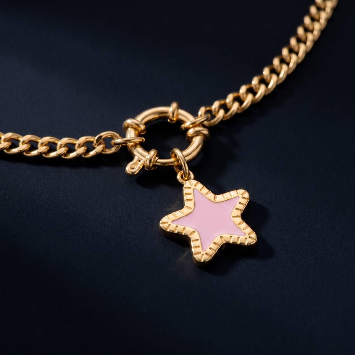 Collier fleur et étoile à breloques, ensemble à composer, motif en gros plan
