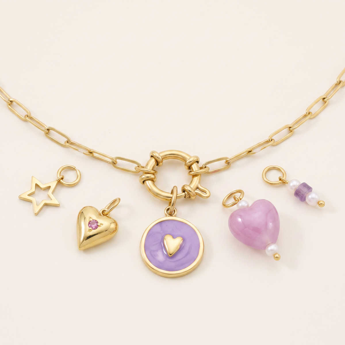 Collier cœur violet à breloques, ensemble à composer, détail du motif