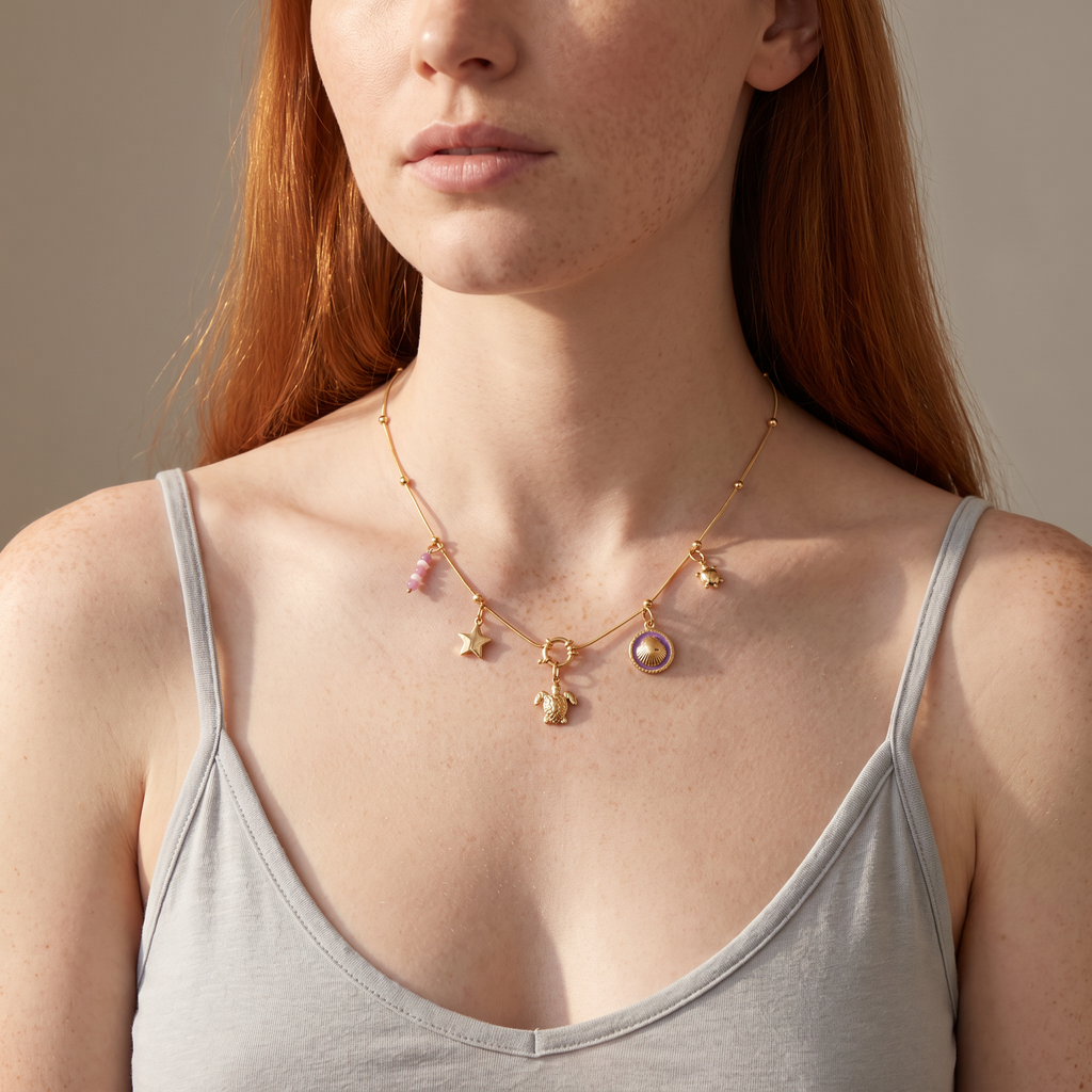 Collier tortue et coquillage, ensemble à composer, porté mi-corps
