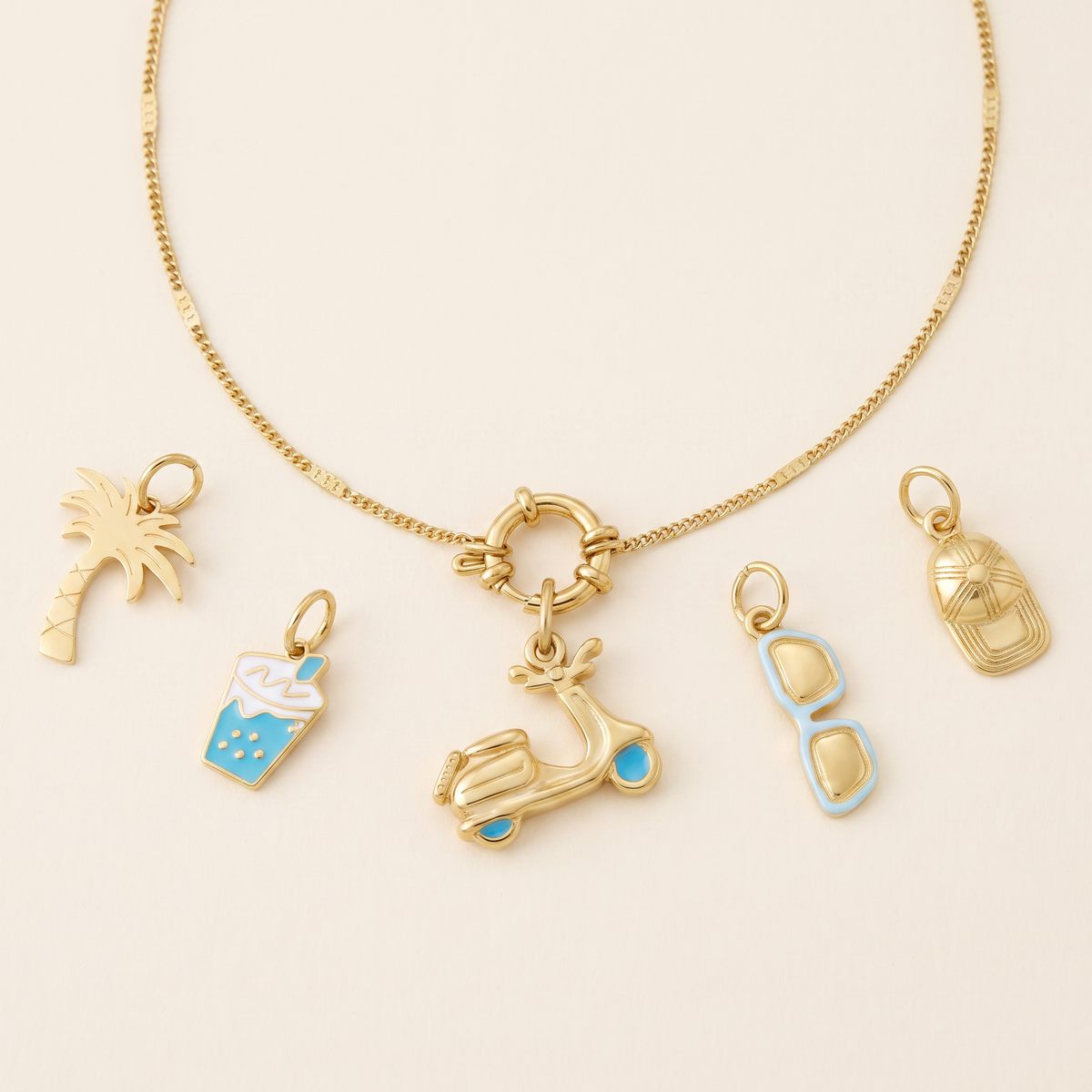 Collier à breloques colorées, ensemble à composer, détail du motif