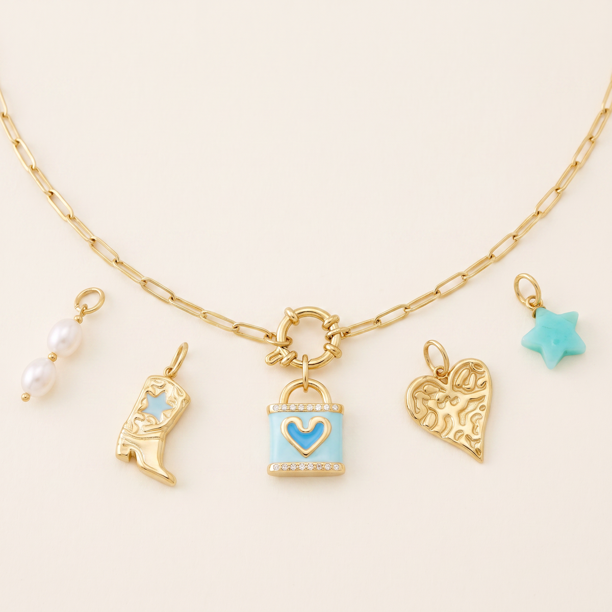 Collier cœur à breloques, ensemble à composer, détail du motif