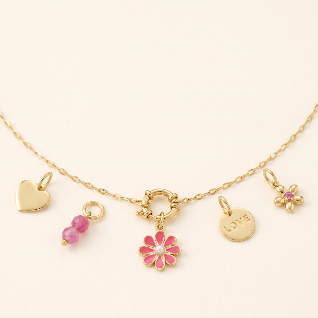 Collier fleur rouge à breloques, ensemble à composer, détail du motif