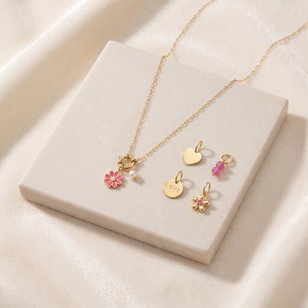 Collier fleur rouge à breloques, ensemble à composer — Doré