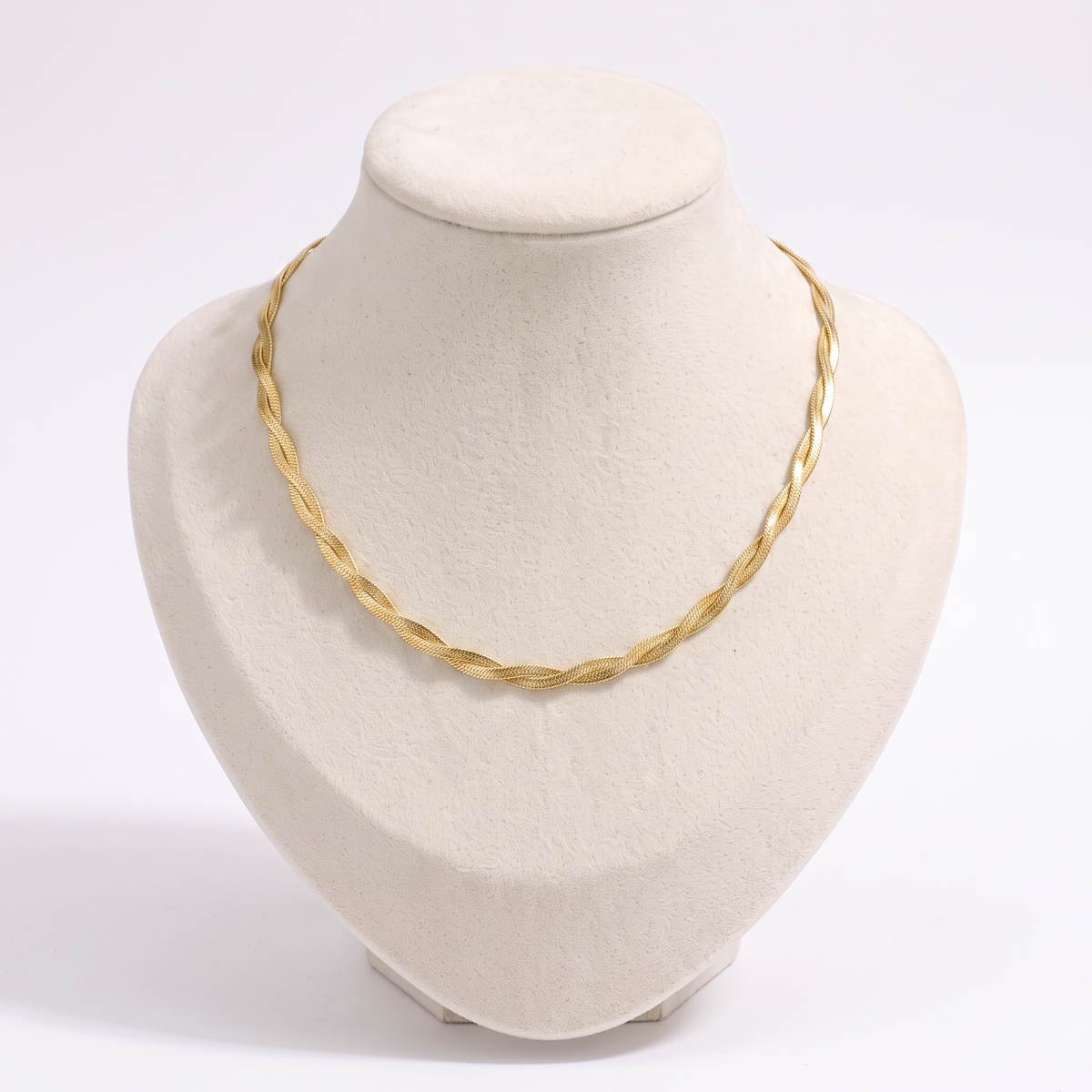 Collier chaîne maille torsadée, vue de face, doré