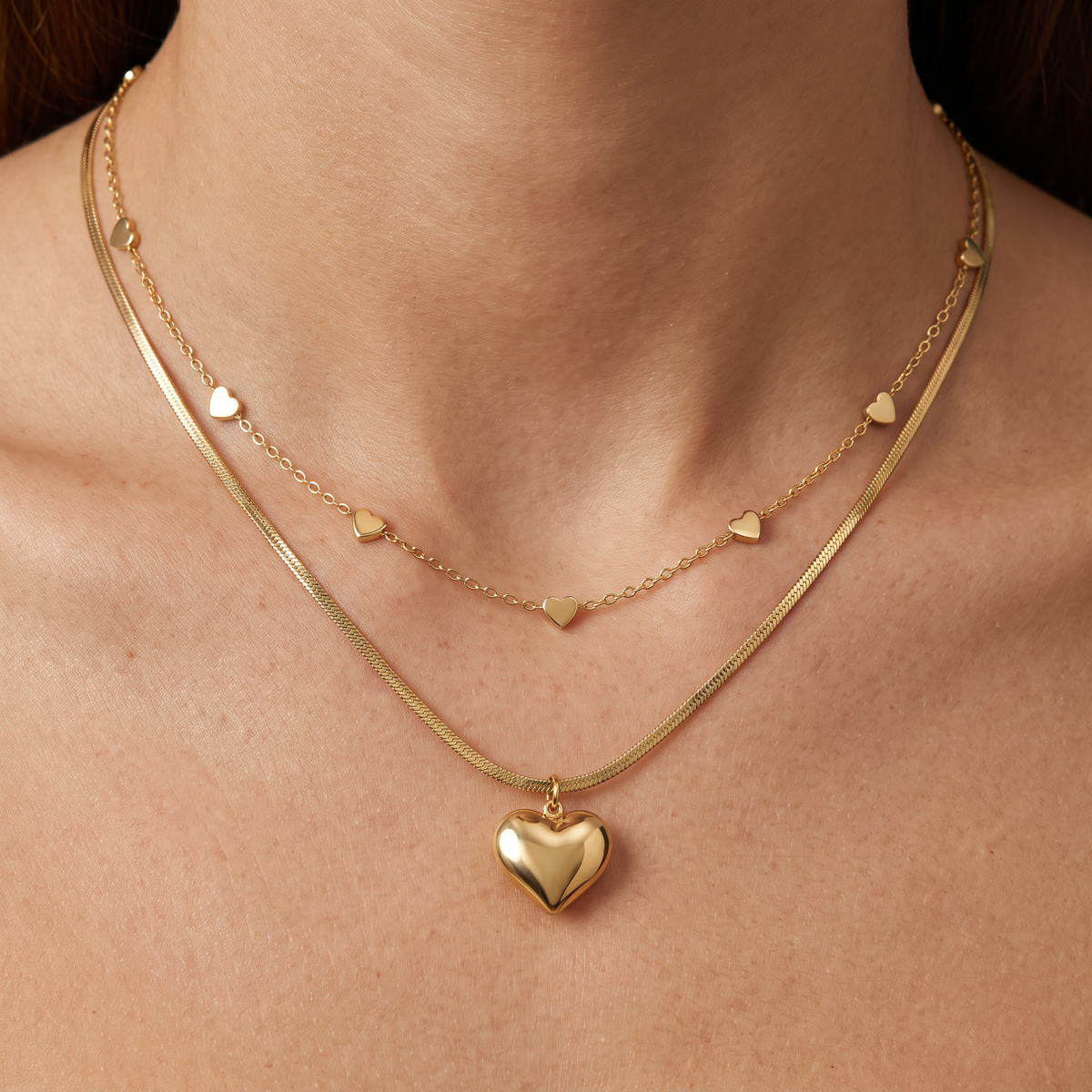 Collier cœur double rang, porté, doré