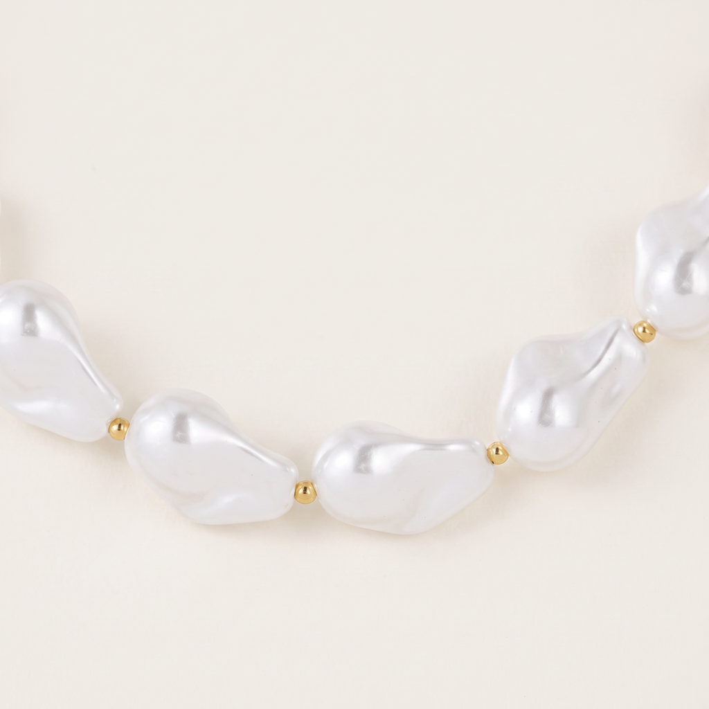 Collier de perles esprit rétro, détail du motif