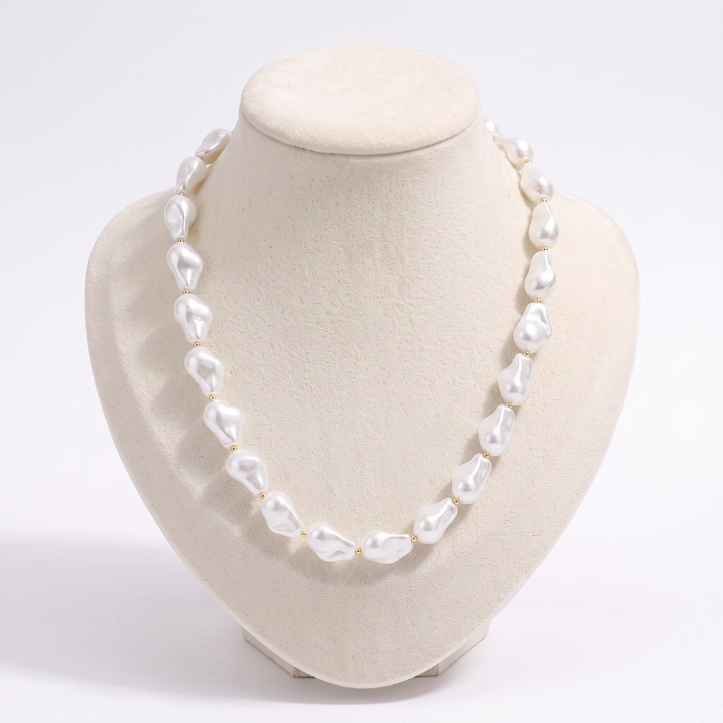 Collier de perles esprit rétro, vue de face