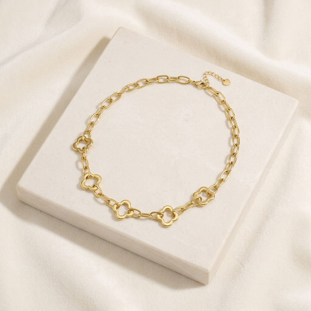 Collier trèfle sur chaîne — Doré