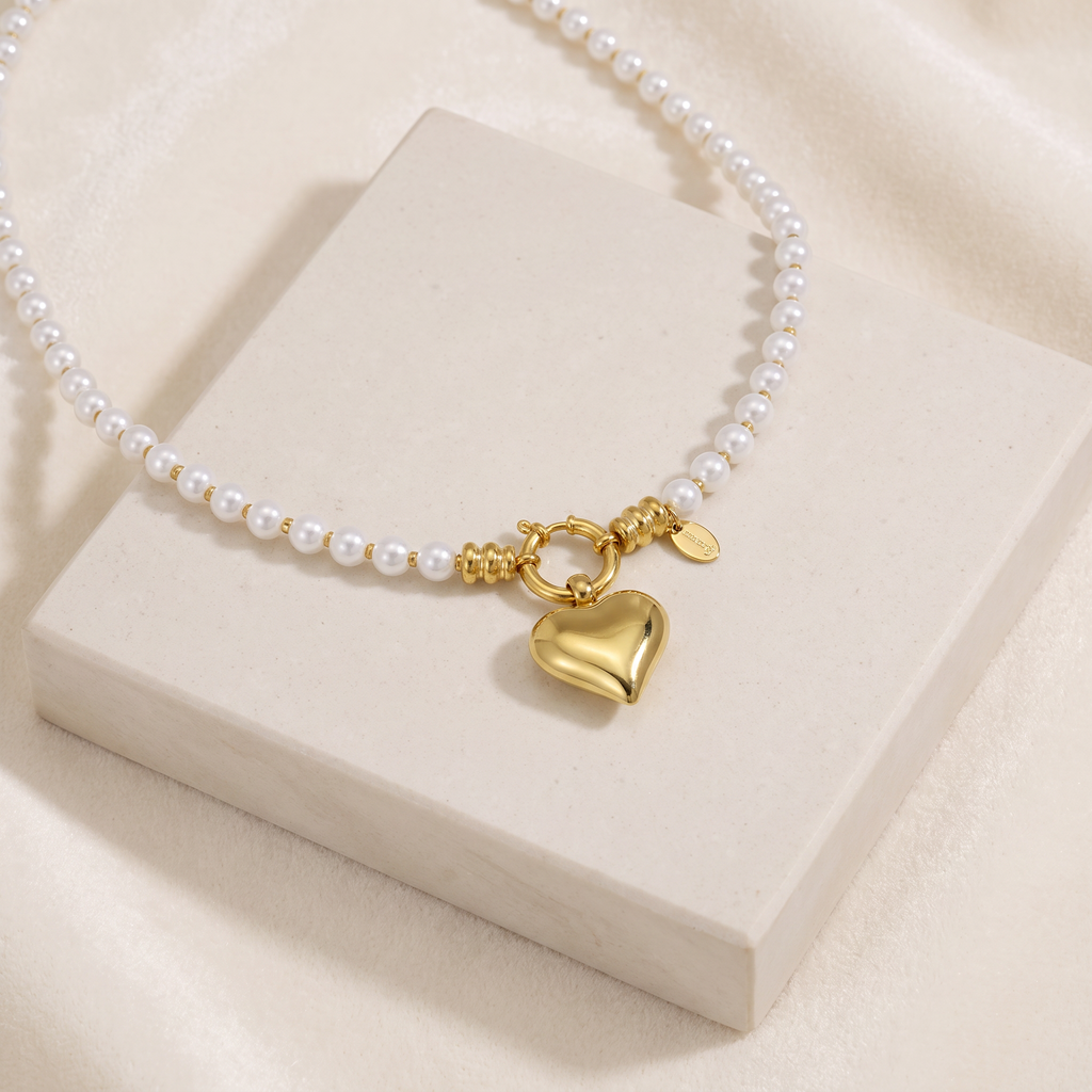 Collier cœur en perles — Doré
