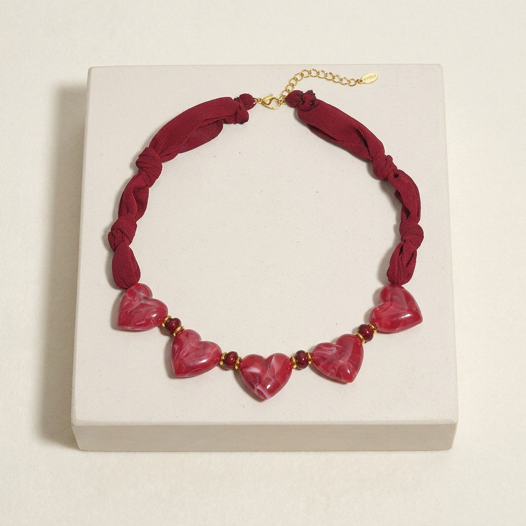 Collier cœur en couleurs sur cordon foulard — Vin rouge