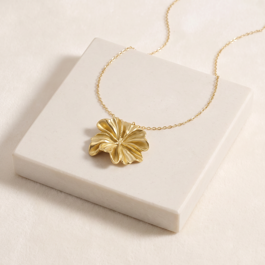 Collier fleur — Doré