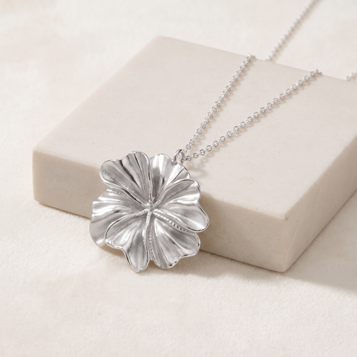 Collier fleur — Argenté