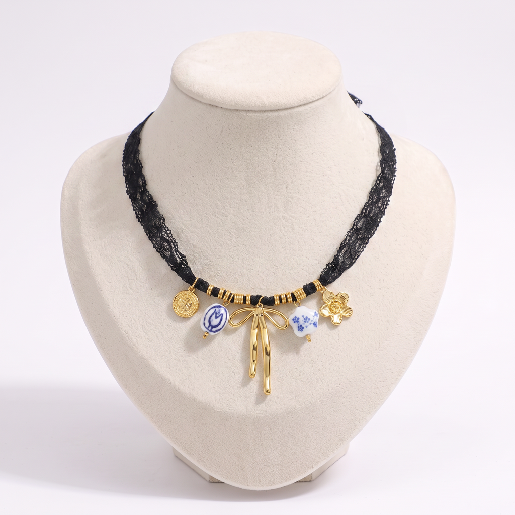 Collier foulard tressé doré, vue de face