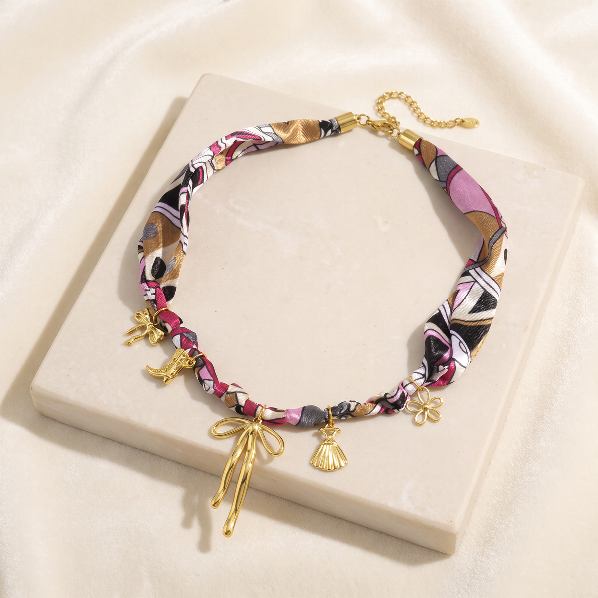 Collier foulard tressé doré esprit western — Doré