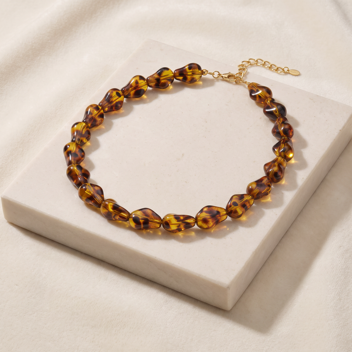 Collier tortue façon écaille en perles — Marron