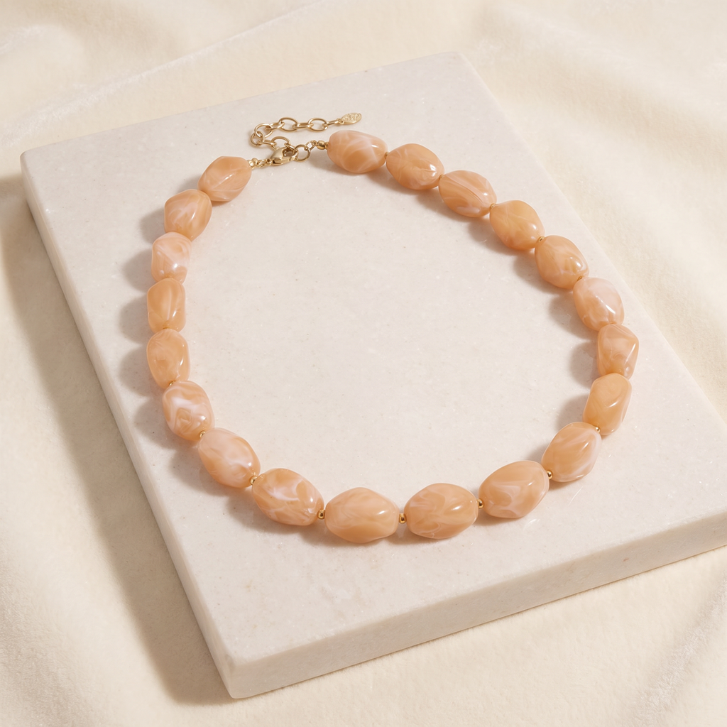 Collier de perles à forme organique — Corail