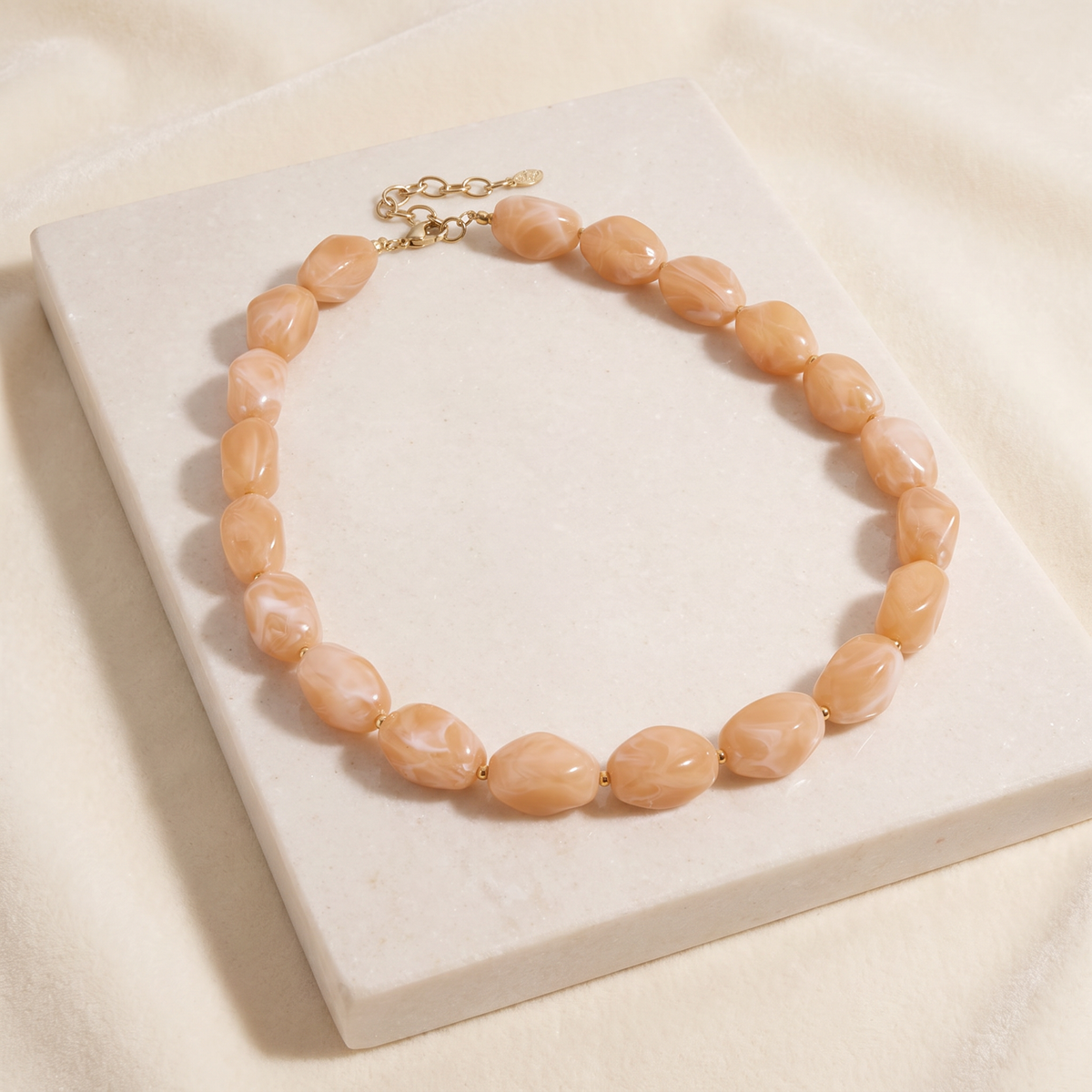 Collier de perles à forme organique — Corail
