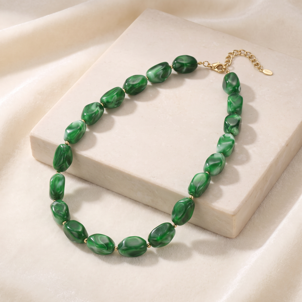 Collier de perles à forme organique — Vert foncé