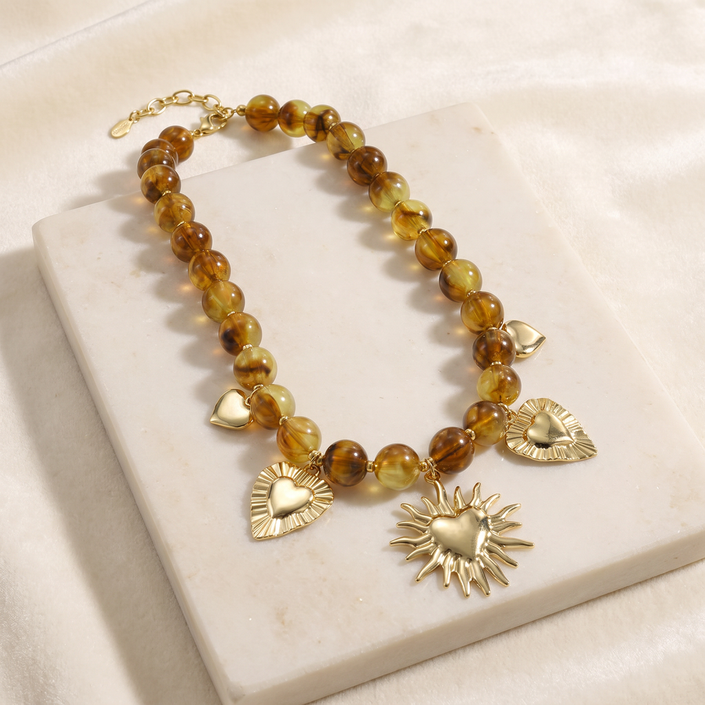 Collier cœur doré à breloques en perles 48 cm — Marron