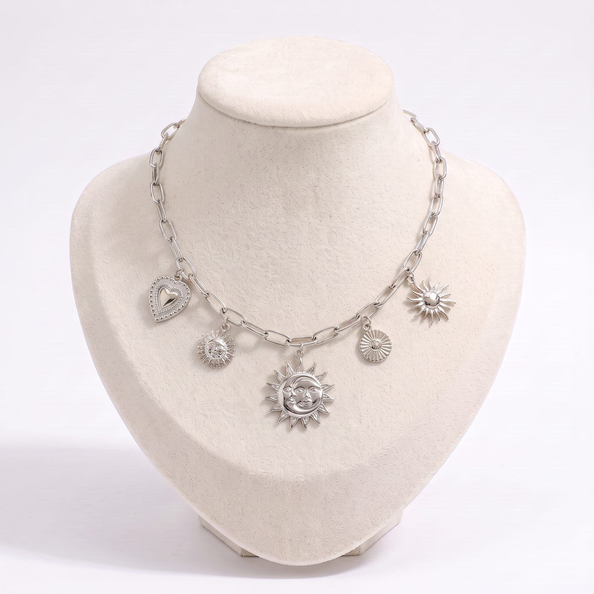 Collier soleil grosse maille, vue de face, argenté