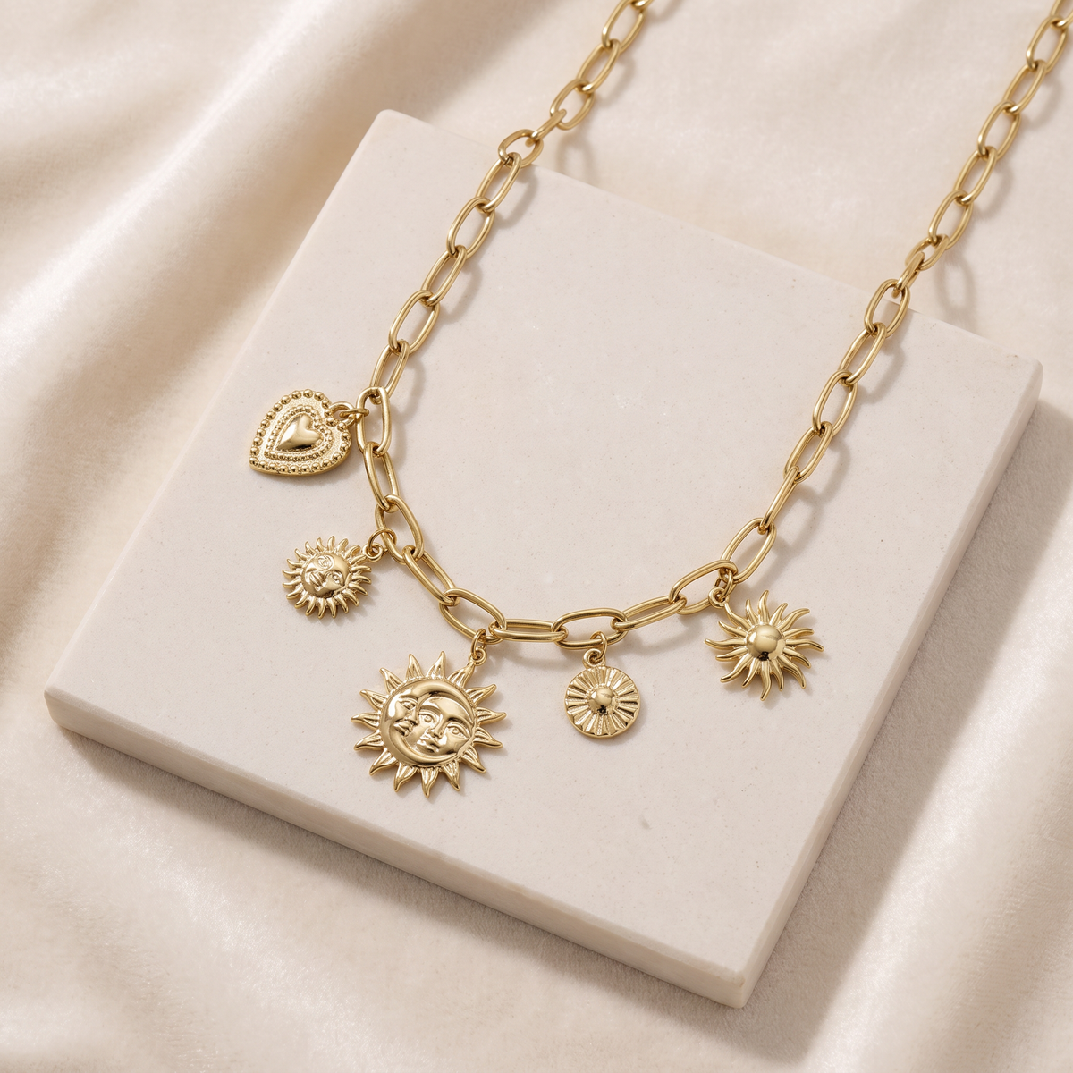 Collier soleil grosse maille — Doré