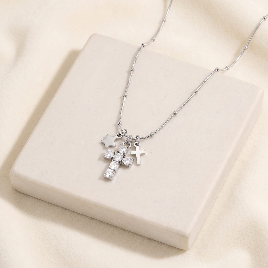 Collier croix et étoile à strass — Argenté