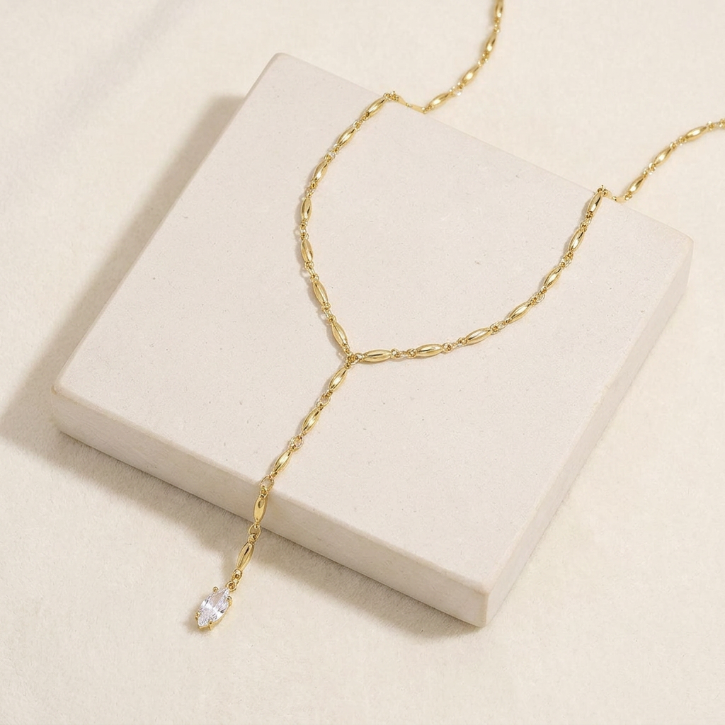 Collier pendentif à strass en Y — Doré