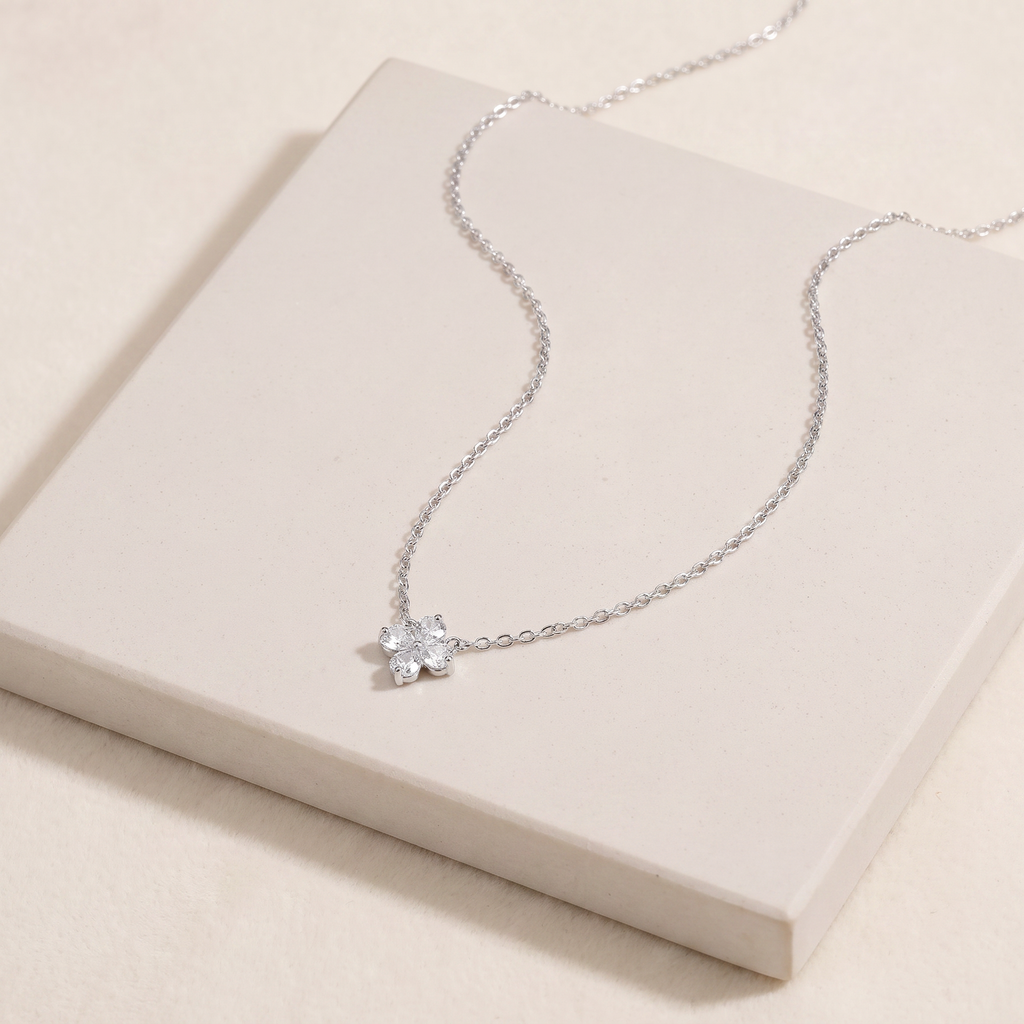 Collier trèfle 40 cm — Argenté