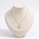 Collier étoile de mer et coquillage à médaillon, vue de face, doré