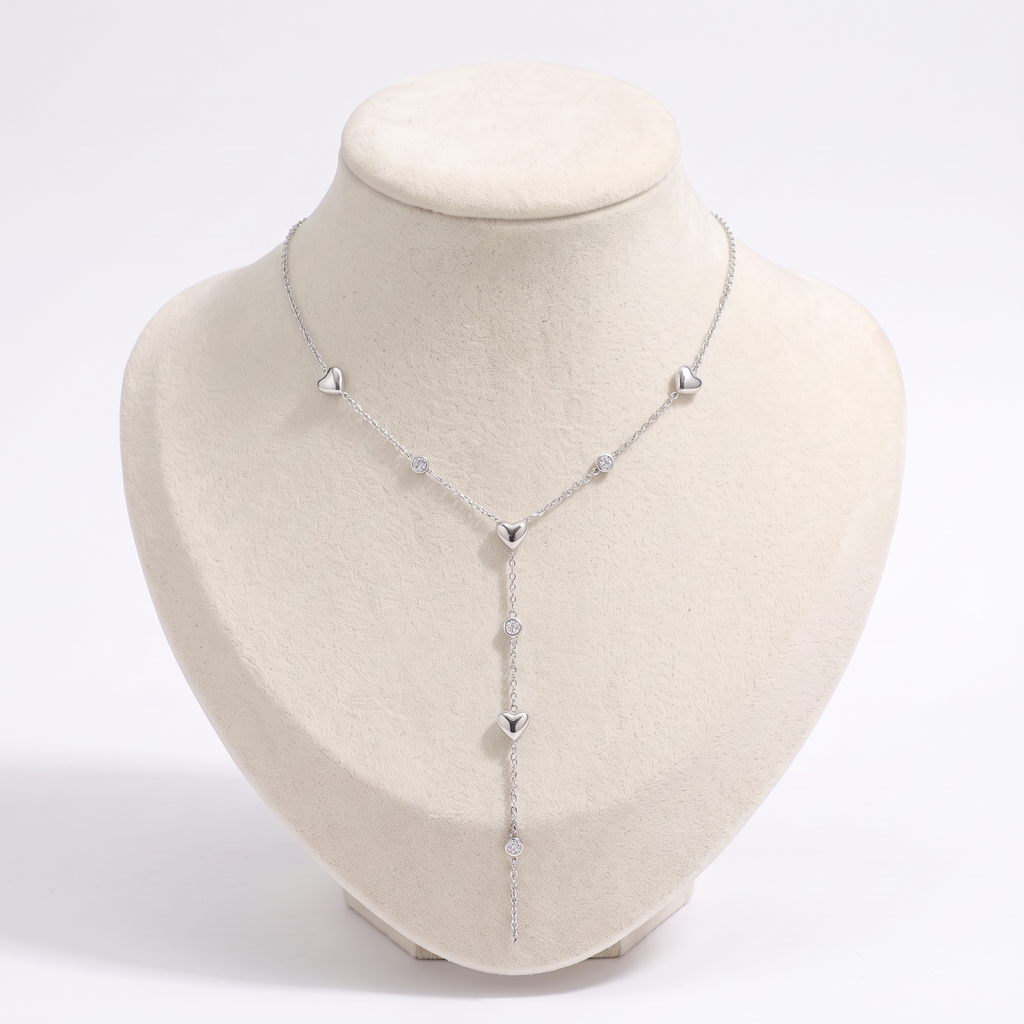 Collier cœur à strass en Y, vue de face, argenté