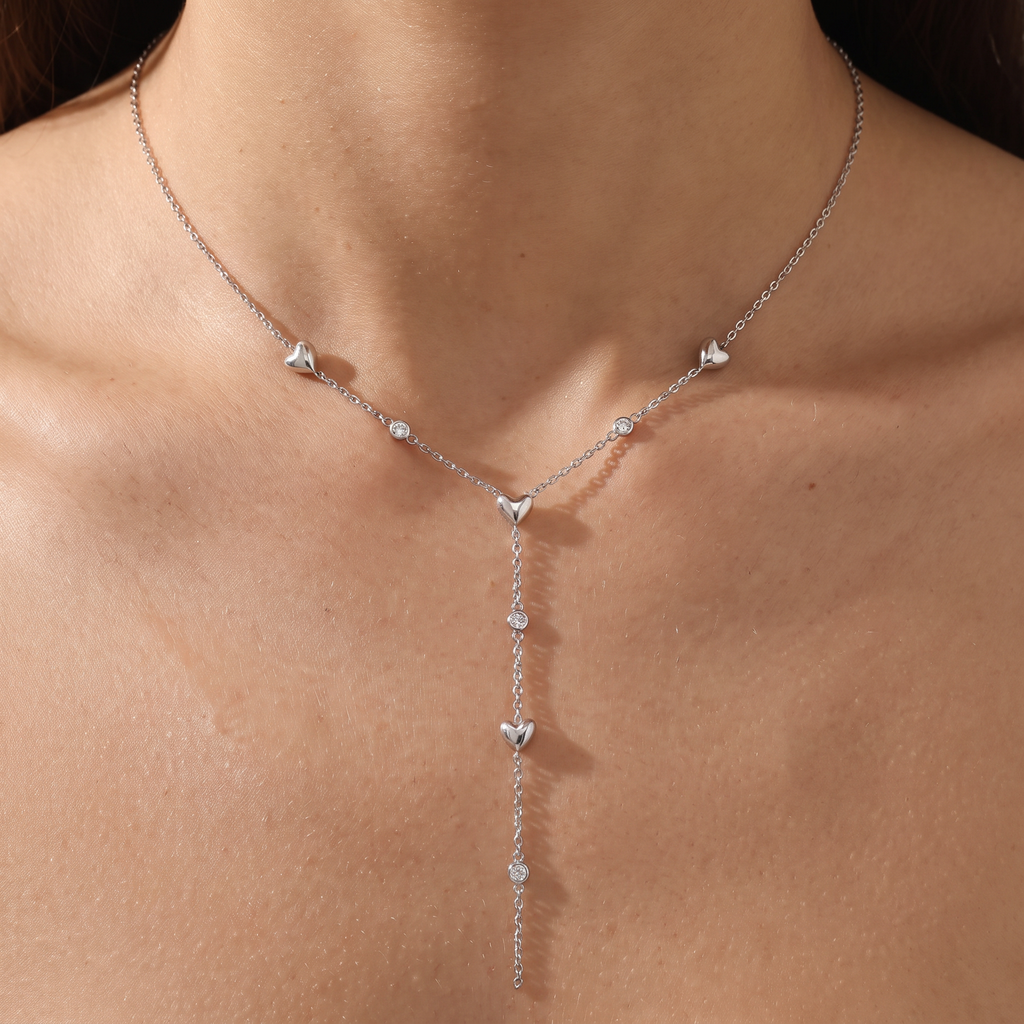 Collier cœur à strass en Y, porté, argenté