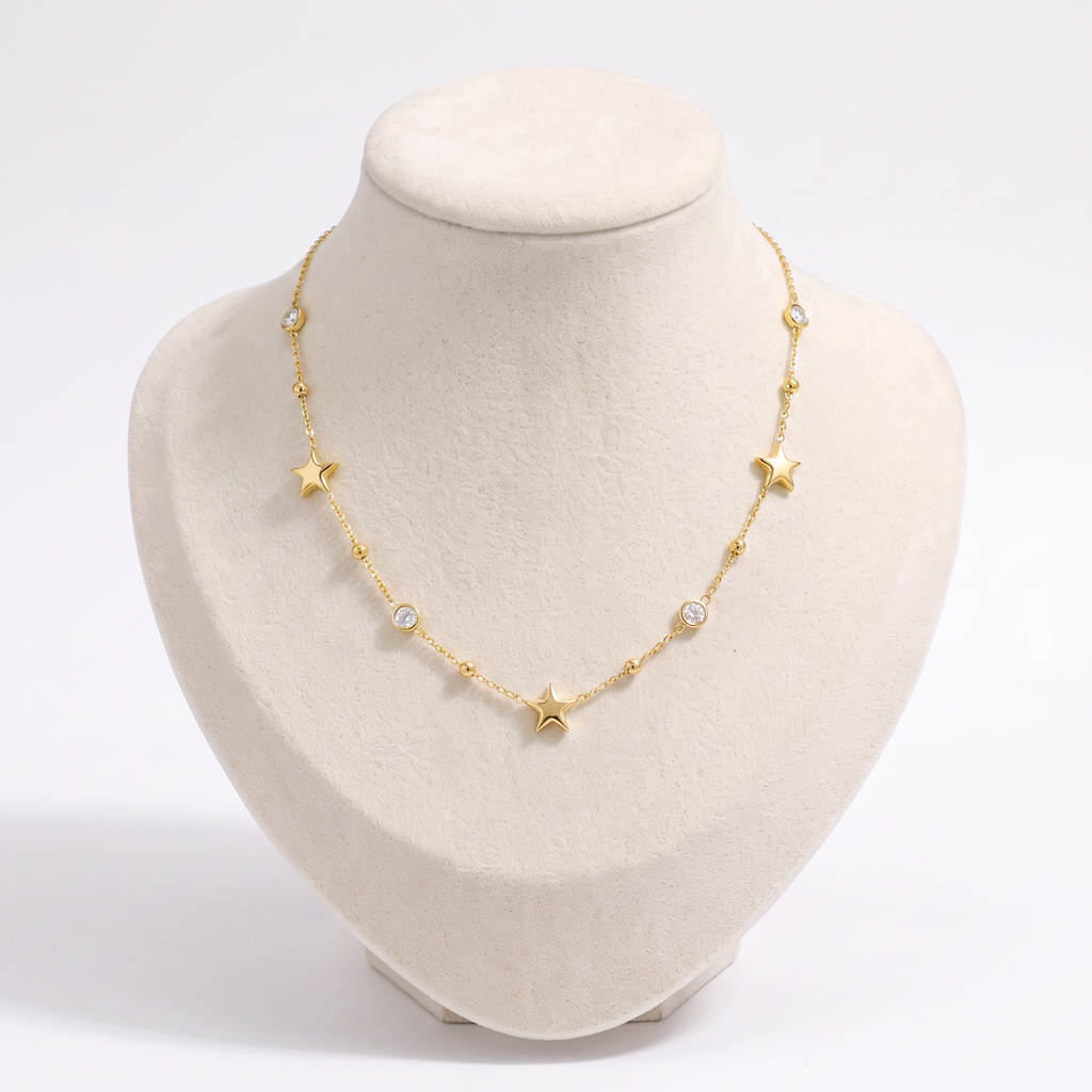Collier étoile à strass sur chaîne, vue de face, doré