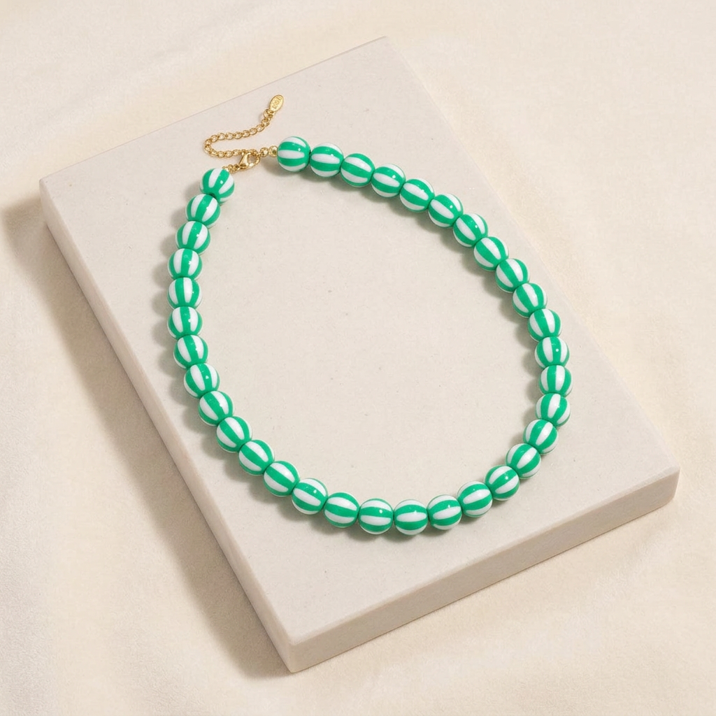 Collier de perles rayé en couleurs — Vert