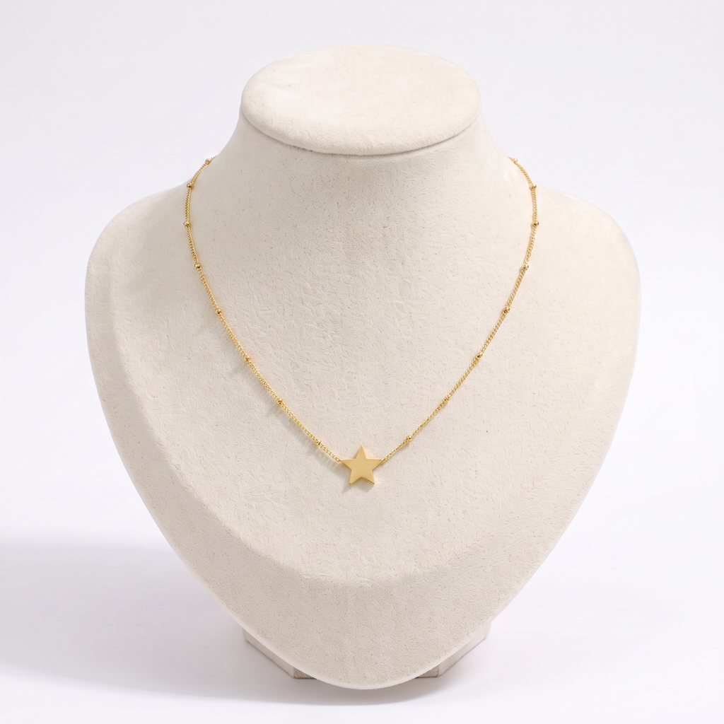 Collier étoile, vue de face, doré