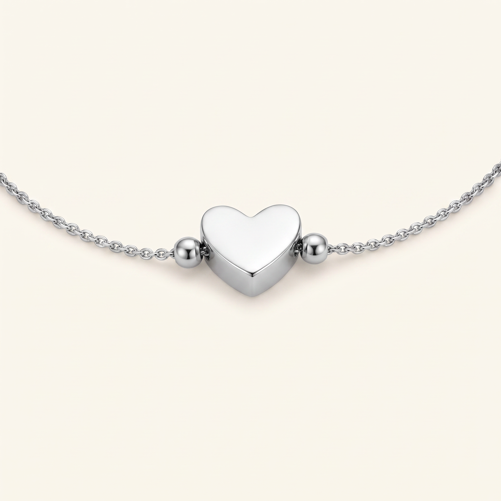 Collier ras de cou cœur à boules, détail du motif, argenté