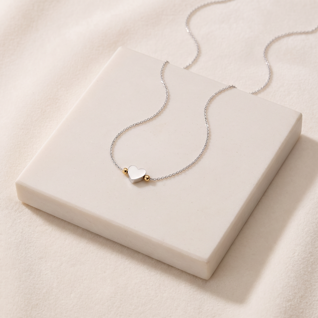 Collier ras de cou cœur à boules — Argenté