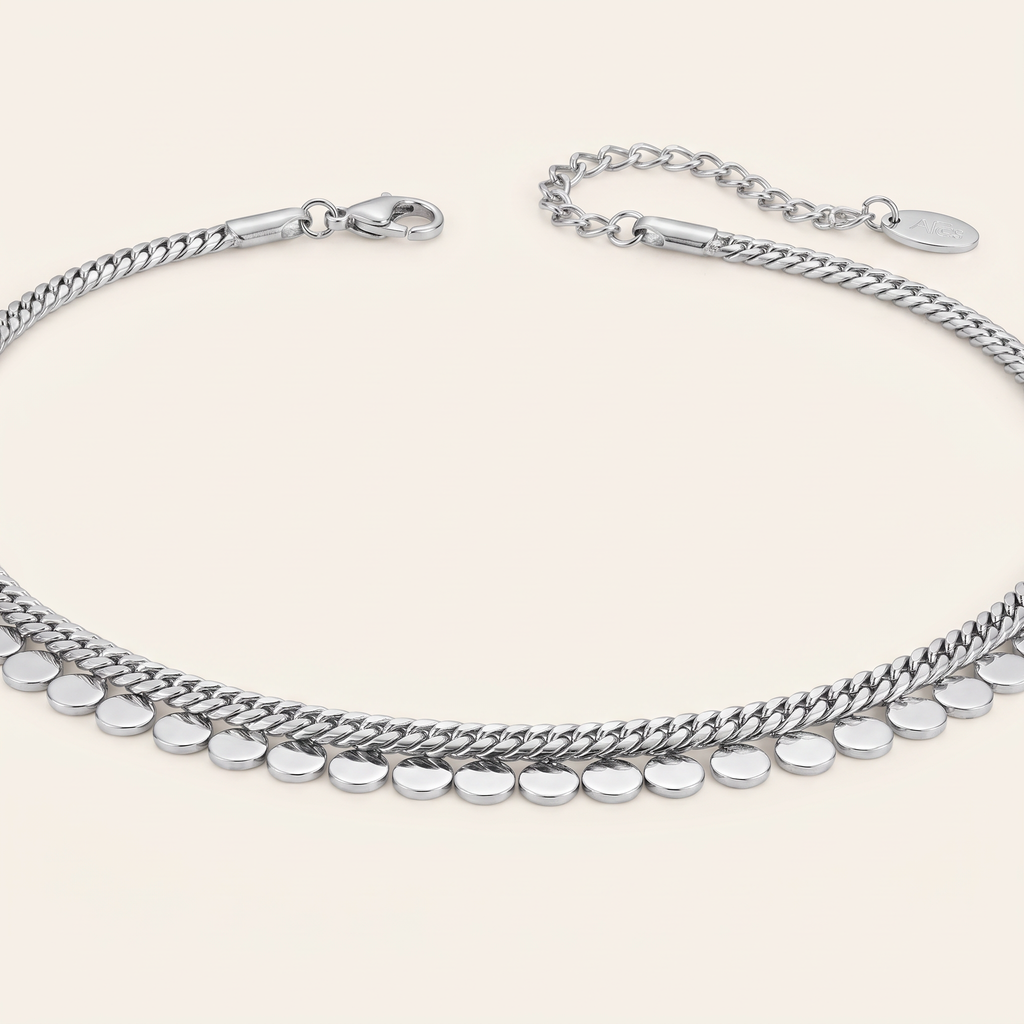 Collier ras de cou tressé à pois, détail du motif, argenté