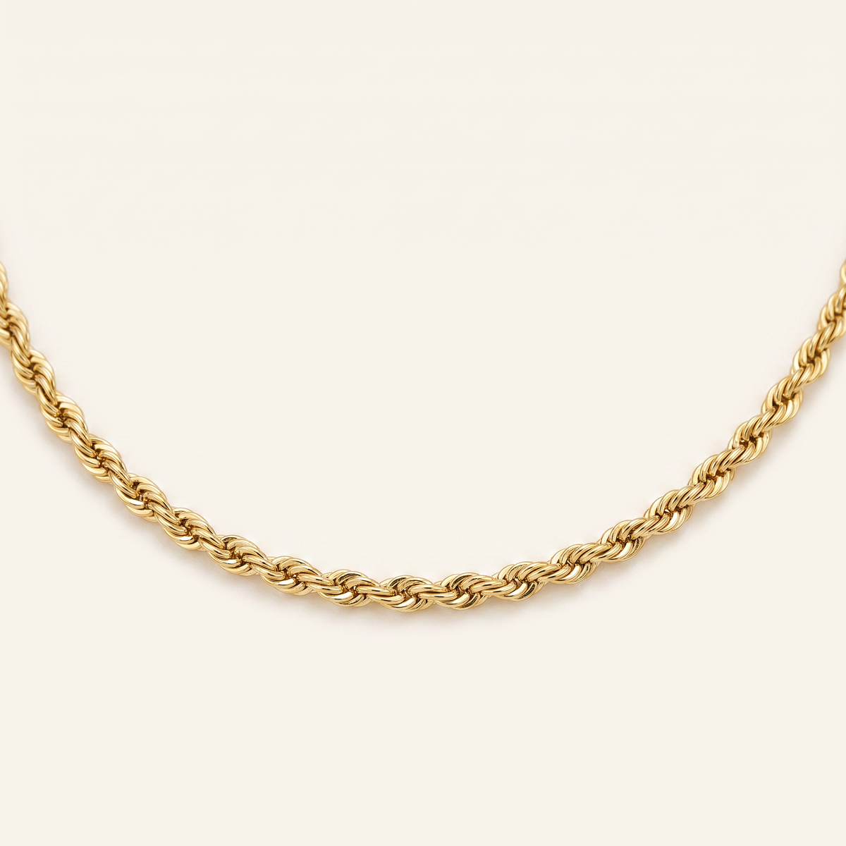 Collier chaîne maille torsadée 2 mm 40 cm, détail du motif, doré