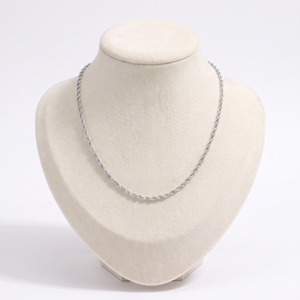 Collier chaîne maille torsadée 2 mm 40 cm, vue de face, argenté