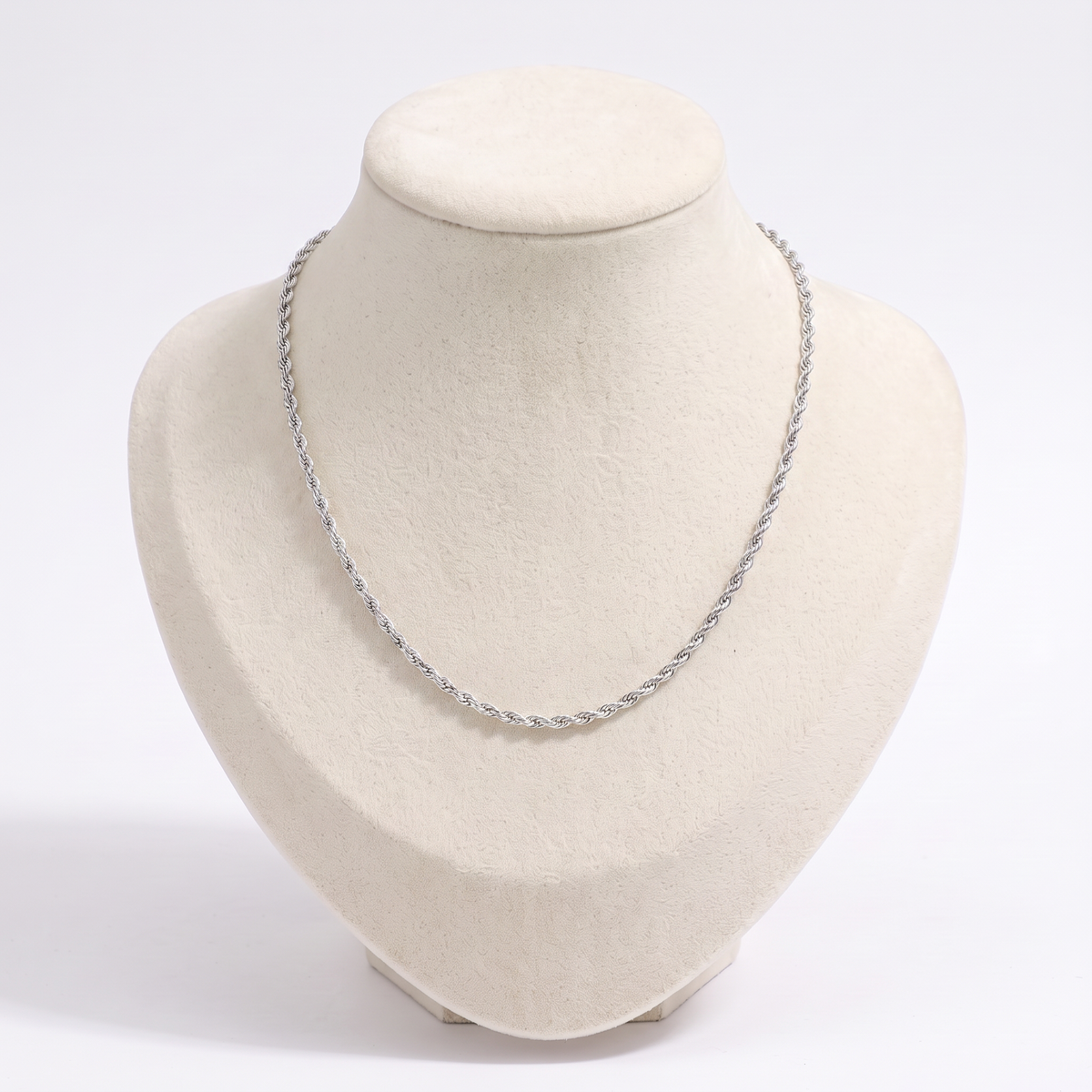 Collier chaîne maille torsadée 2 mm 40 cm, vue de face, argenté