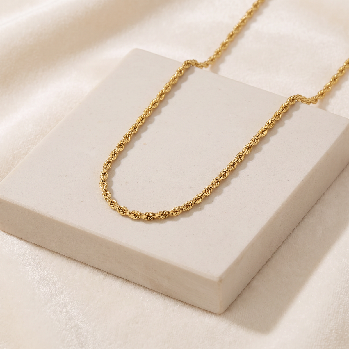 Collier chaîne maille torsadée 2 mm 40 cm — Doré
