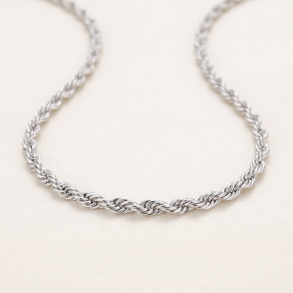Collier chaîne maille torsadée 2 mm 50 cm, détail du motif, argenté