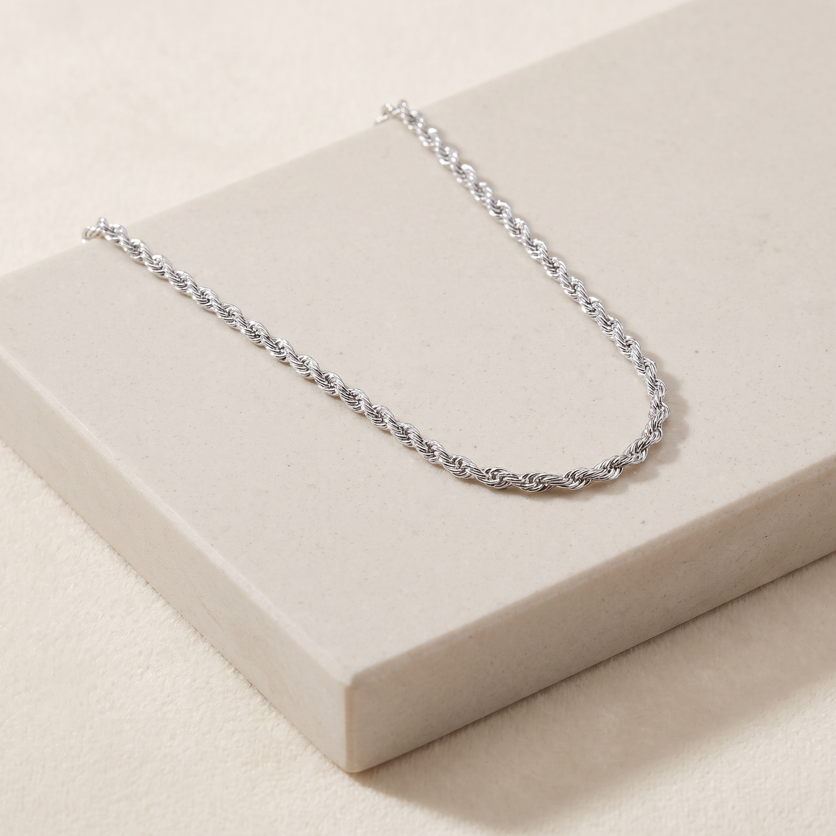 Collier chaîne maille torsadée 2 mm 50 cm — Argenté